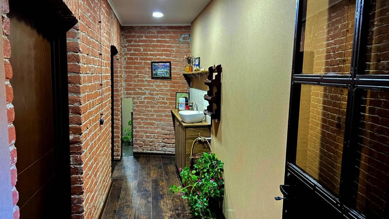 Hostel Pirosmani ティビリシ エクステリア 写真