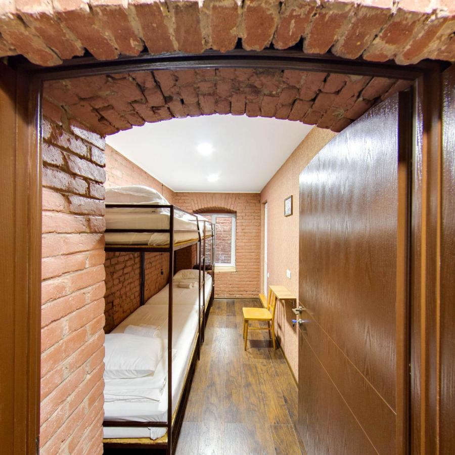 Hostel Pirosmani ティビリシ エクステリア 写真