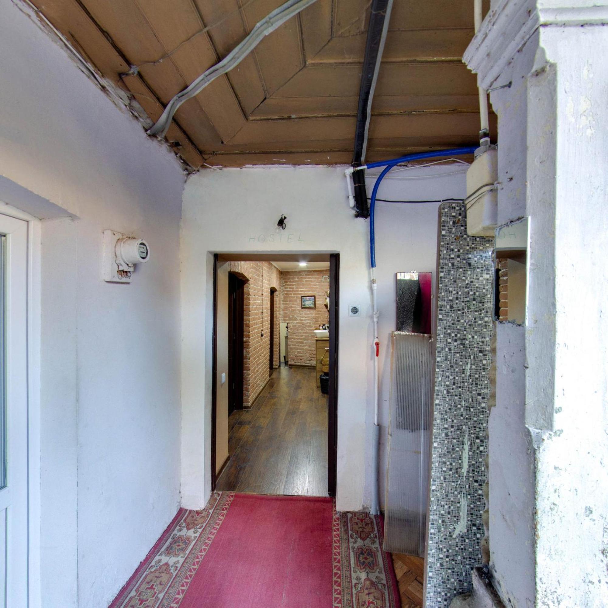 Hostel Pirosmani ティビリシ エクステリア 写真